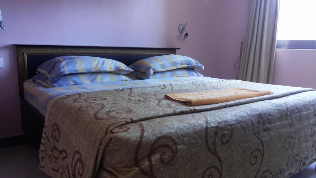 Palema Crown Hotel Gulu Eksteriør bilde