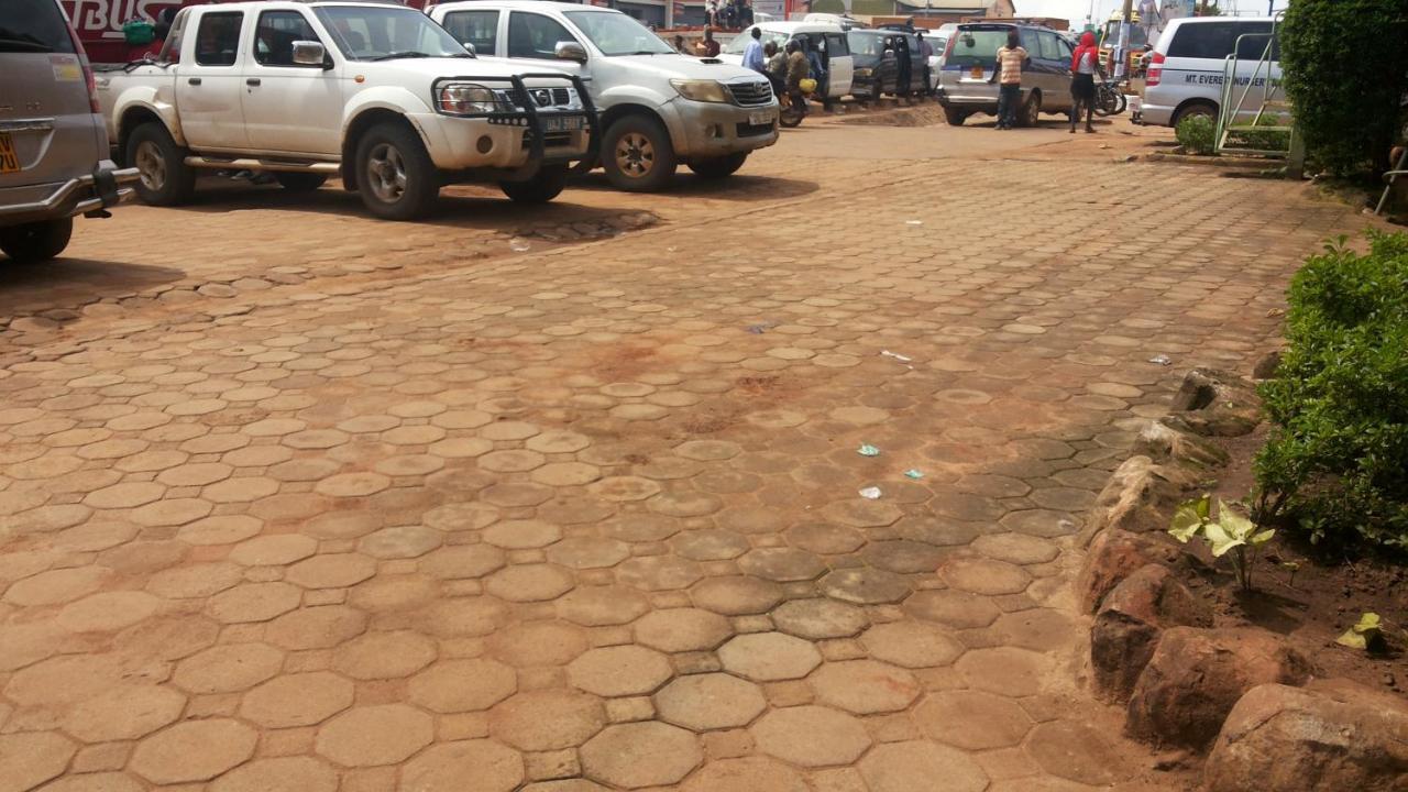 Palema Crown Hotel Gulu Eksteriør bilde